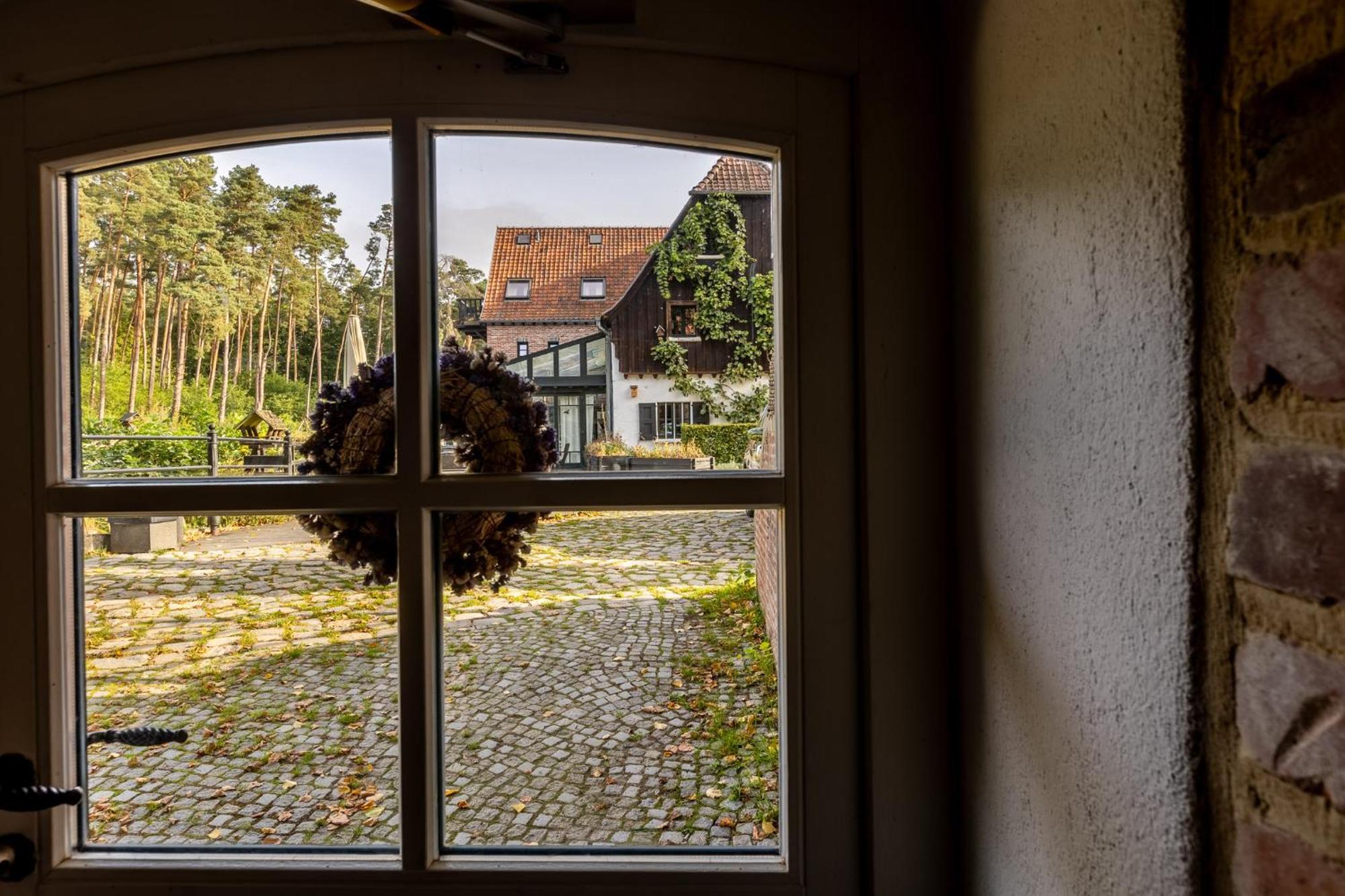 Gosciniec Pod Zajacem Oleśnica Exterior foto