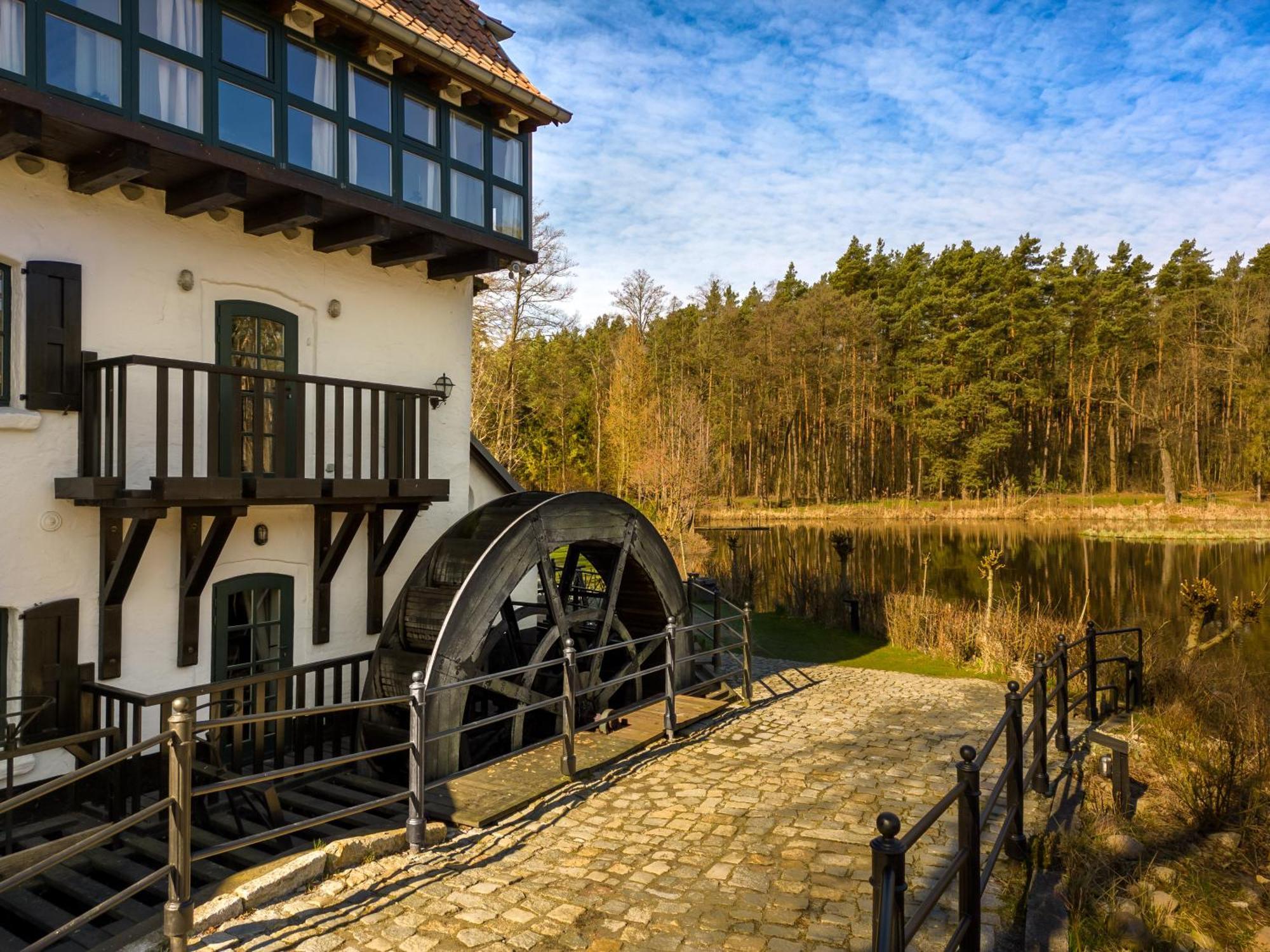Gosciniec Pod Zajacem Oleśnica Exterior foto